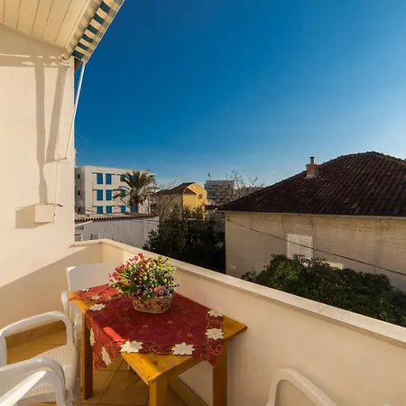 With A Parking Space - 15375 شقة *