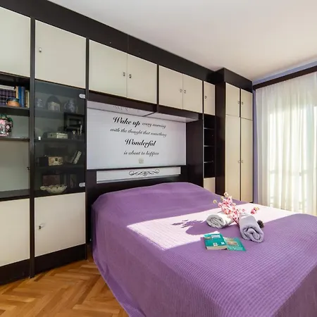 With A Parking Space - 15375 Apartamento Makarska