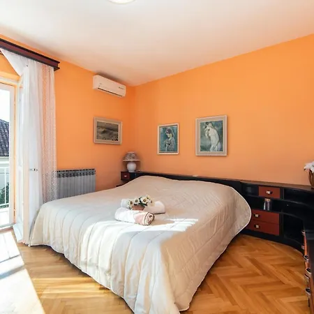 With Parking Space - 15375 מאקרסקה